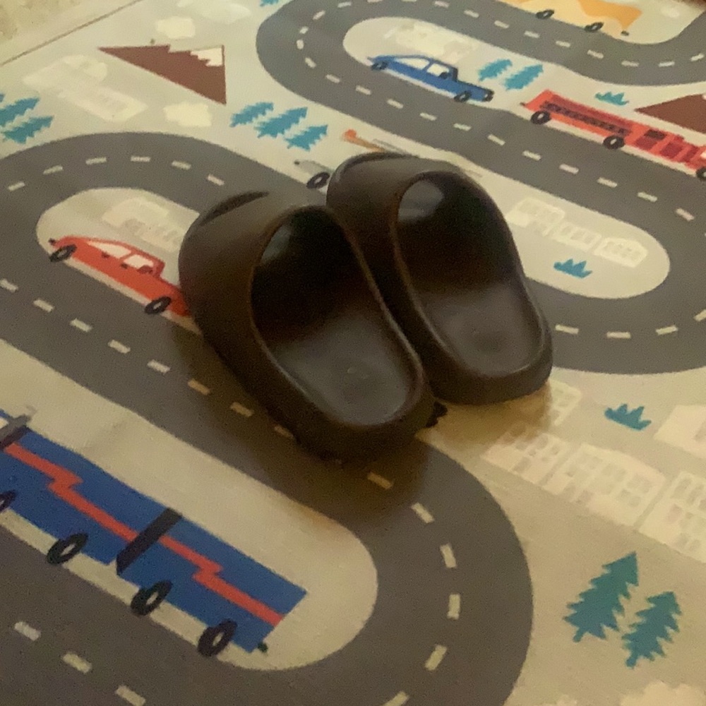 Yeezy Slide